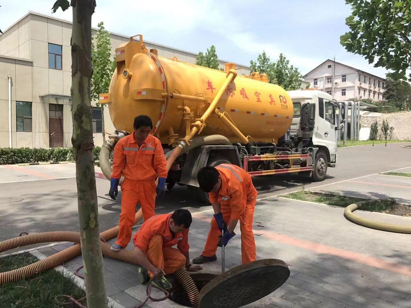 顺河回族化粪池清理与5-8吨吸粪车施工效率分析